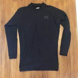 Under armor long sleeve top. Mens XL